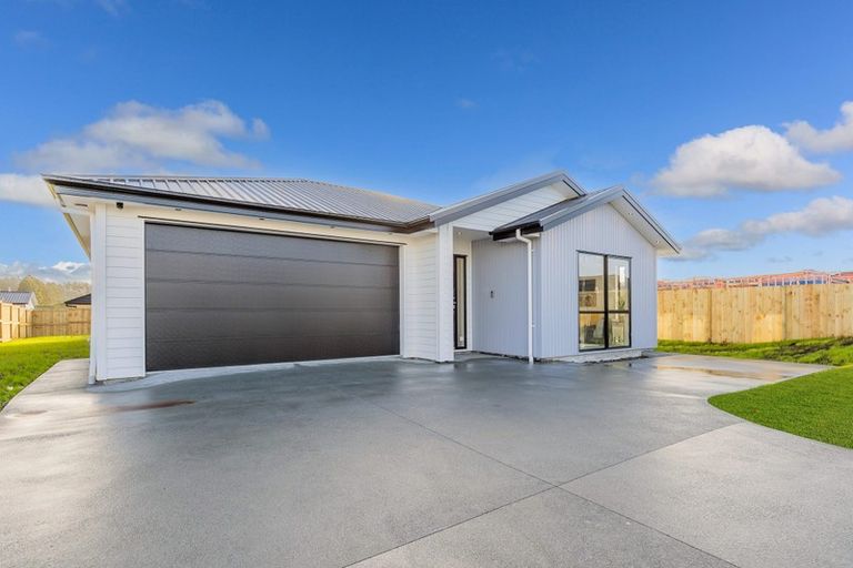 Photo of property in 14 Cutfield Lane, Kumeu, 0810
