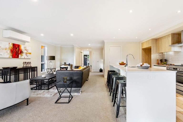 Photo of property in 6 Jaedee Court, Howick, Auckland, 2014