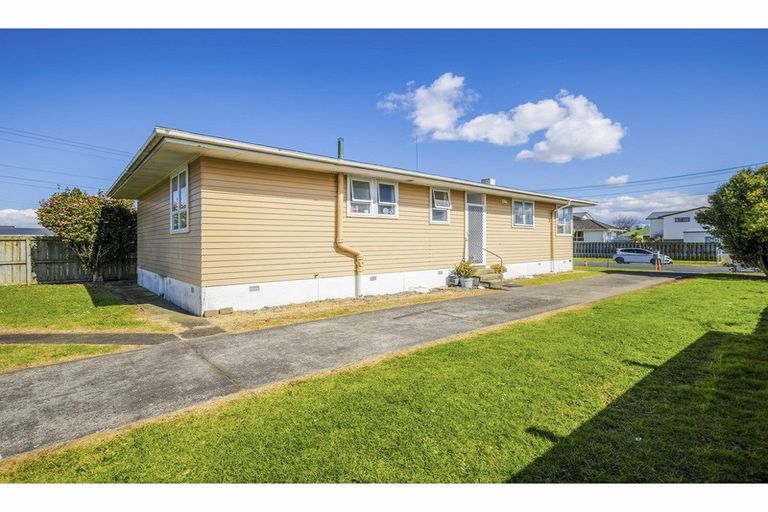 Photo of property in 27 Von Sturmer Street, Mangere East, Auckland, 2024