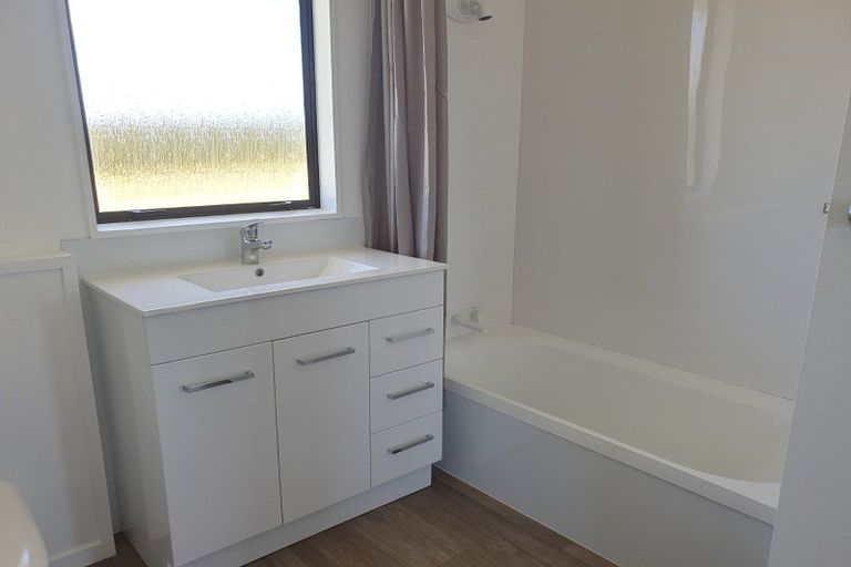 Photo of property in 42 Parakai Avenue, Parakai, 0830