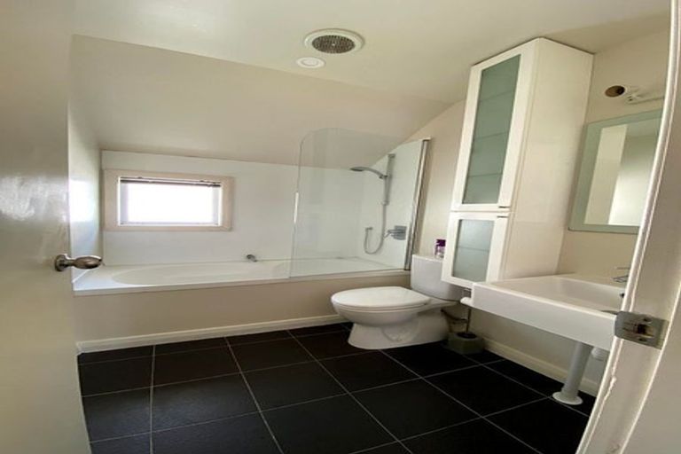 Photo of property in 39 Te Wharepouri Street, Berhampore, Wellington, 6023