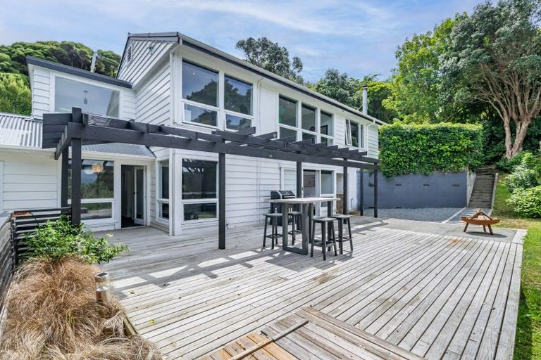 Photo of property in 20 Raroa Place, Pukerua Bay, 5026