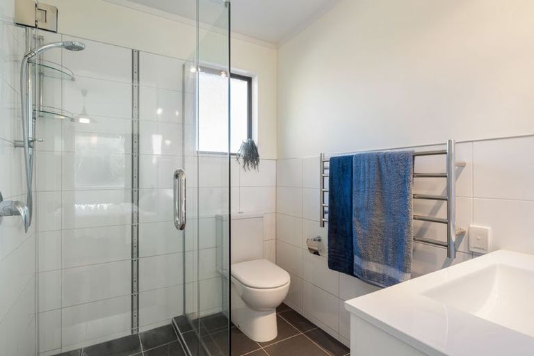 Photo of property in 39 Thatcher Crescent, Crofton Downs, Wellington, 6035