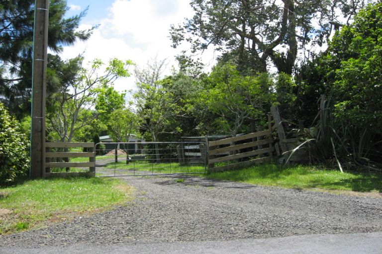 Photo of property in 82 Hanham Road, Kumeu, 0891