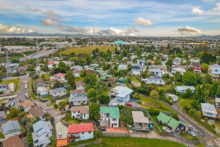 Photo of property in 2/73 Keegan Drive, Massey, Auckland, 0614