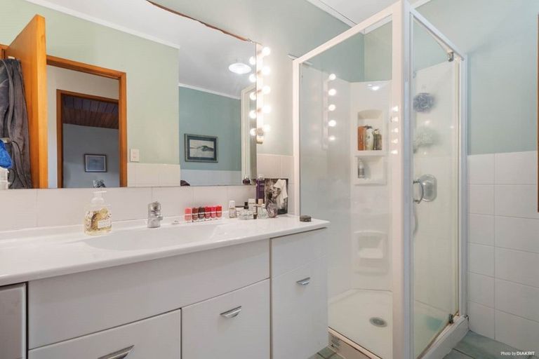 Photo of property in 27 St Peters Street, Northcote, Auckland, 0627