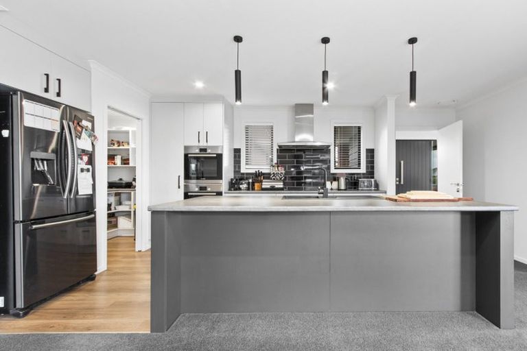 Photo of property in 37 Mike Smith Drive, Cambridge, 3434