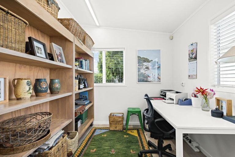 Photo of property in 12 Waimanu Place, Point Wells, Warkworth, 0986