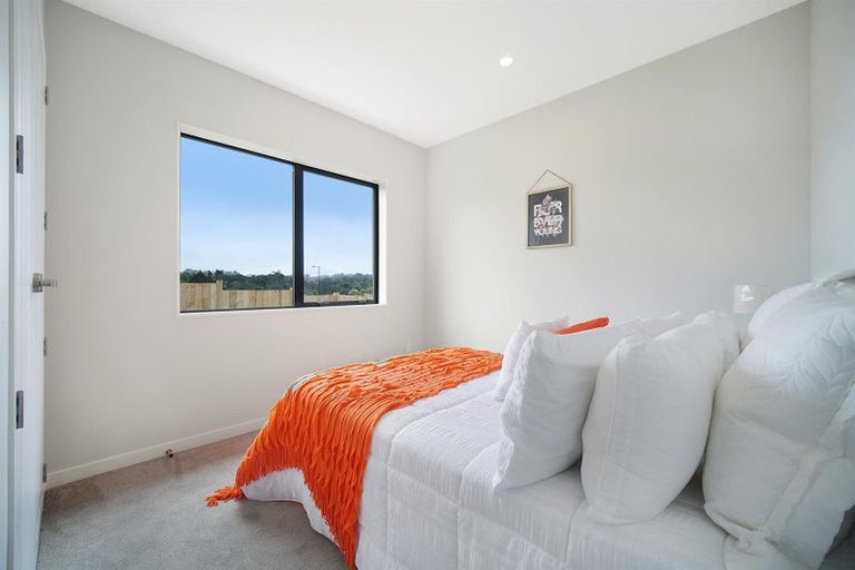 Photo of property in 16 Lumber Rise, Swanson, Auckland, 0614