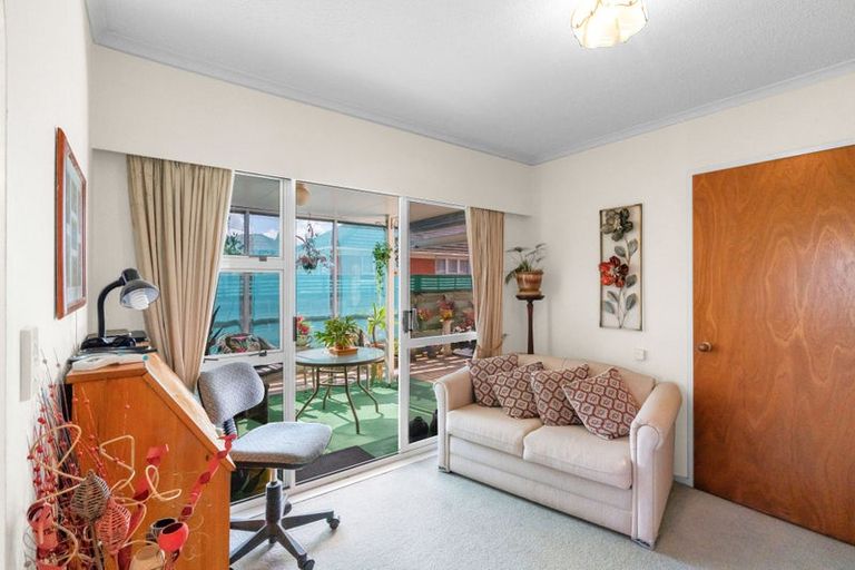 Photo of property in 154 Winchester Street, Levin, 5510