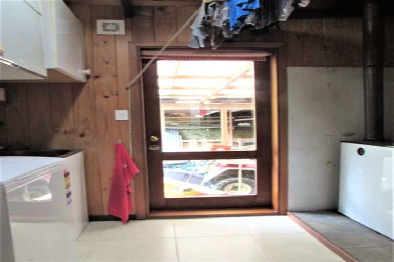 Photo of property in 130 Wyndham Road, Pinehaven, Upper Hutt, 5019