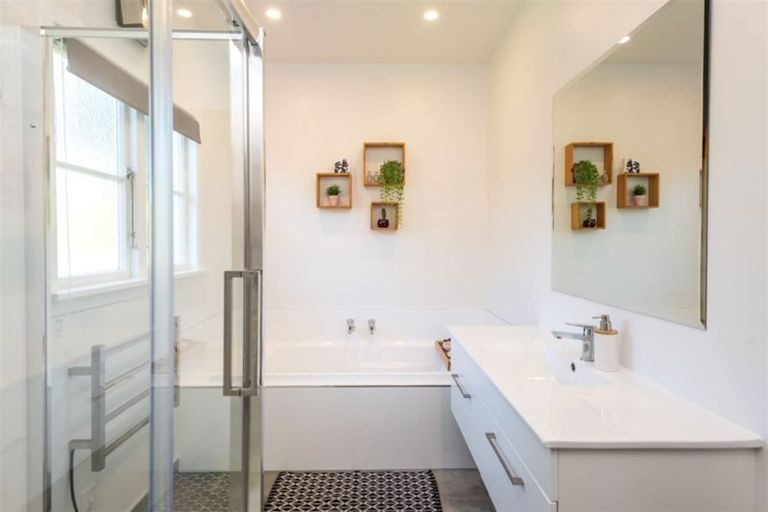 Photo of property in 28 Croydon Street, Sydenham, Christchurch, 8023