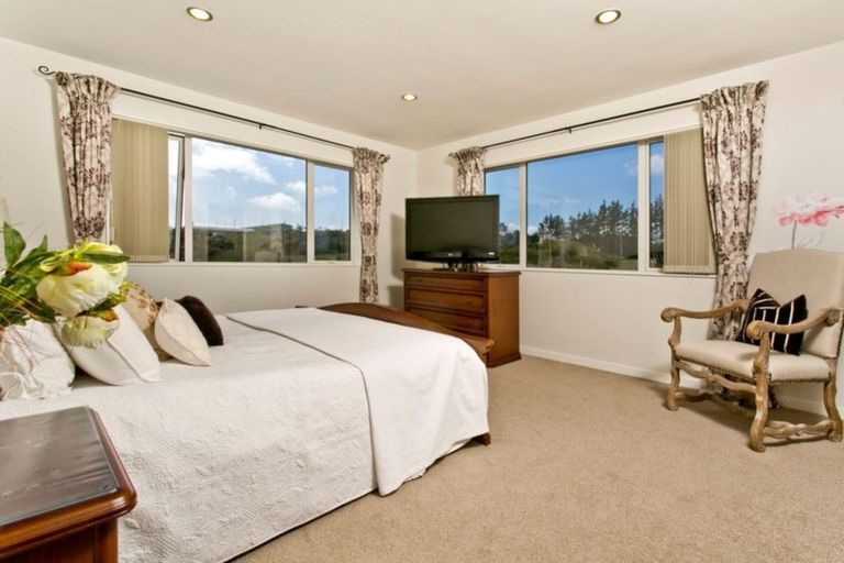 Photo of property in 26 Ballyboe Place, Pinehill, Auckland, 0632