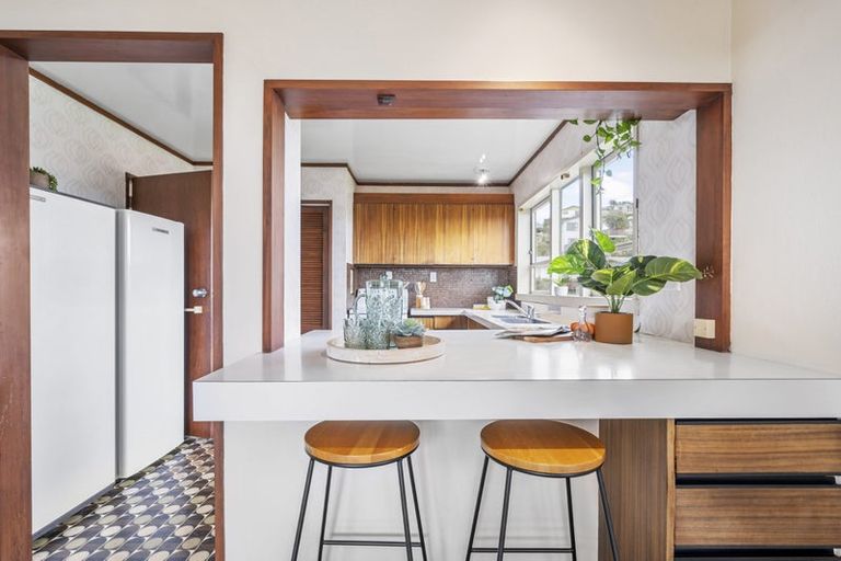 Photo of property in 59 Chapman Street, Newlands, Wellington, 6037