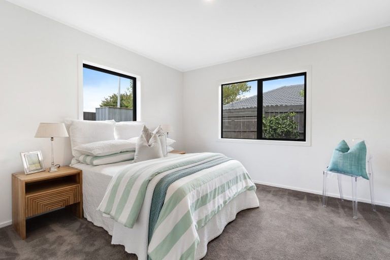 Photo of property in 32 Ambleside Drive, Northpark, Auckland, 2013