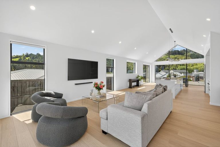 Photo of property in 6 Round Hill Rise, Cracroft, Christchurch, 8022