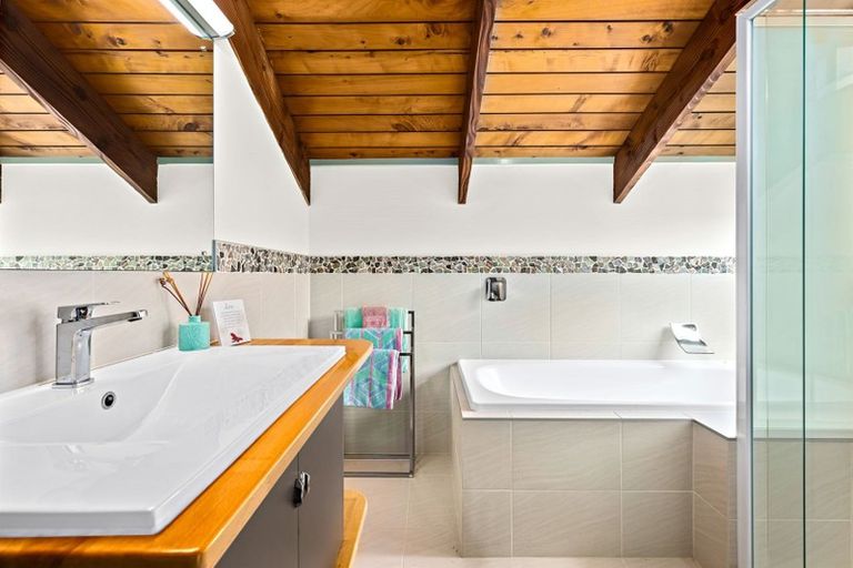 Photo of property in 262a Beach Road, Campbells Bay, Auckland, 0630