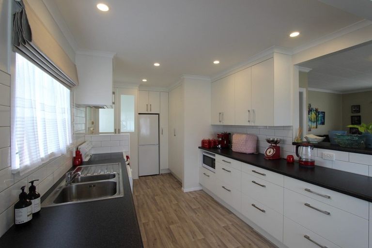 Photo of property in 18 Tyndall Street, Pahiatua, 4910