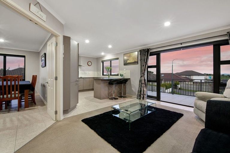 Photo of property in 15 The Rise, Gulf Harbour, Whangaparaoa, 0930