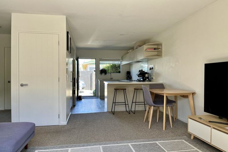 Photo of property in 2/64 Packe Street, Edgeware, Christchurch, 8013