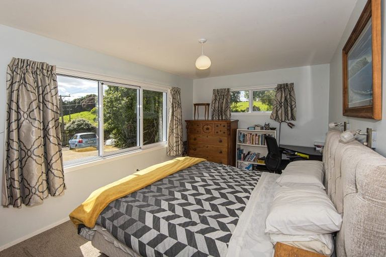 Photo of property in 46 Whakapirau Road, Maungaturoto, 0583