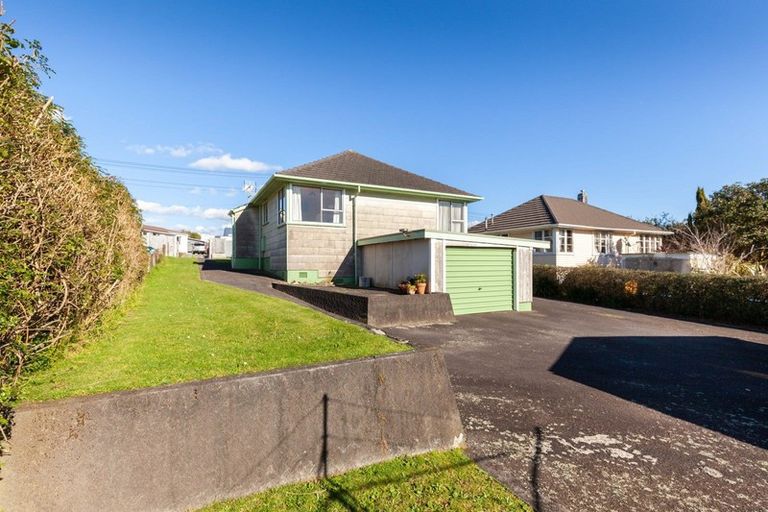 Photo of property in 7 Banks Street, Marfell, New Plymouth, 4310