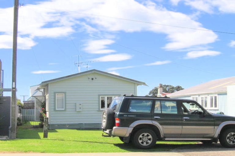 Photo of property in 32 Beach Road, Waihi Beach, 3611