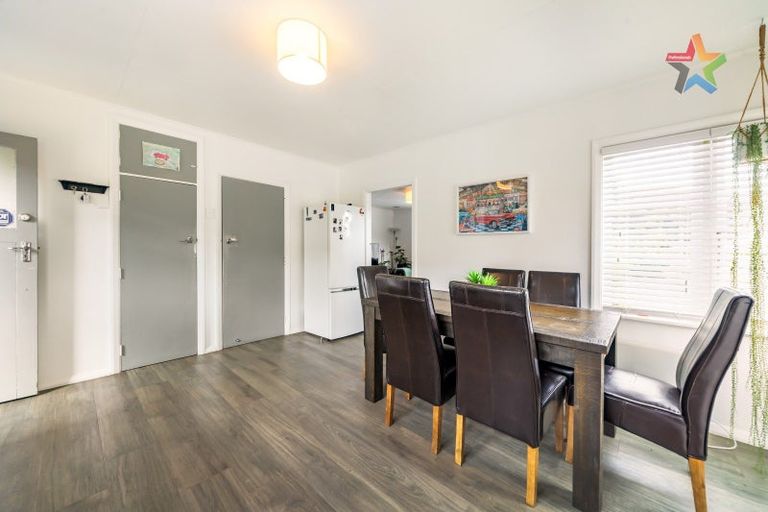 Photo of property in 35 Lees Grove, Wainuiomata, Lower Hutt, 5014