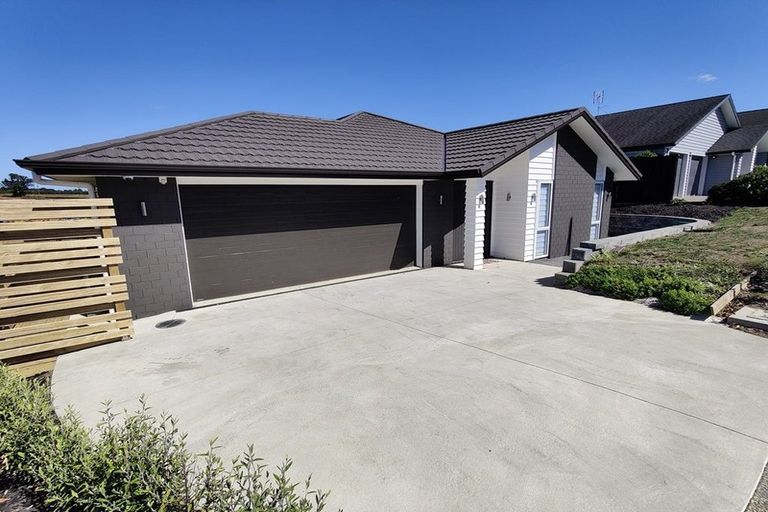 Photo of property in 17 Stockyard Crescent, Pukekohe, 2120