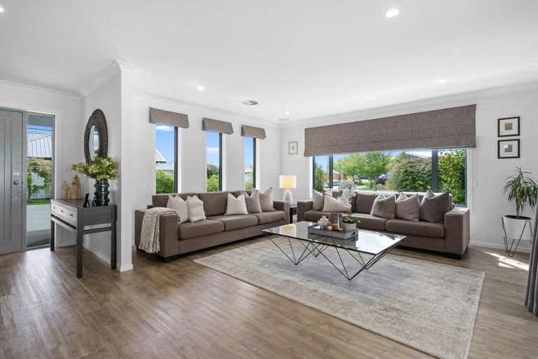 Photo of property in 17 Henry Bell Close, Leamington, Cambridge, 3432