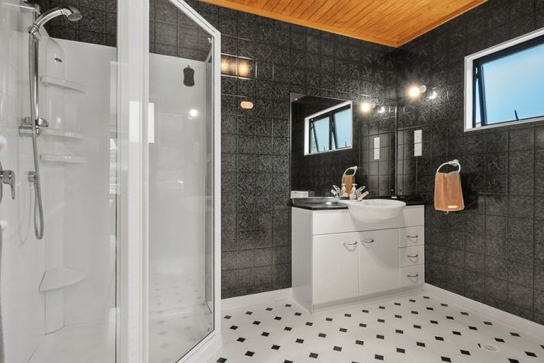 Photo of property in 1276 Coast Road, Wainuiomata Coast, Lower Hutt, 5373