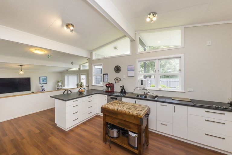 Photo of property in 34 Apollo Parade, Milson, Palmerston North, 4414