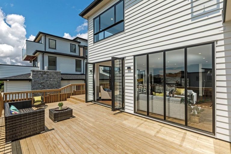 Photo of property in 3 May Potter Close, Oteha, Auckland, 0632