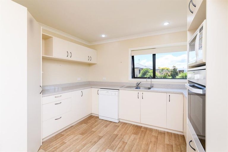 Photo of property in 12 Barnett Drive, Marton, 4710