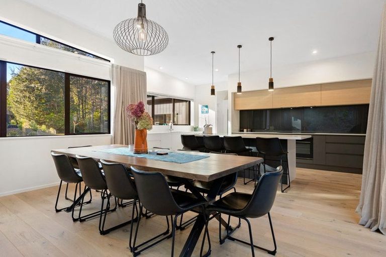 Photo of property in 13 Arbor Lane, Mount Creighton, Queenstown, 9371