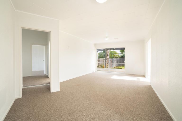 Photo of property in 14 Gambare Place, Wattle Downs, Auckland, 2103