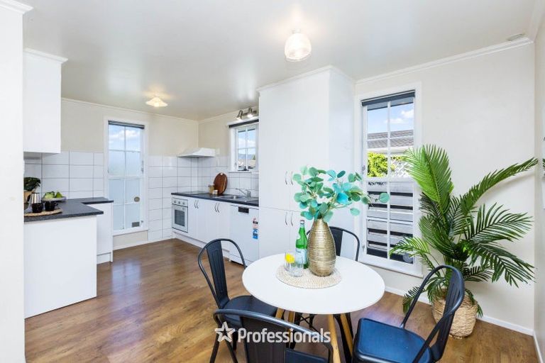 Photo of property in 35 Tacoma Drive, Totara Park, Upper Hutt, 5018