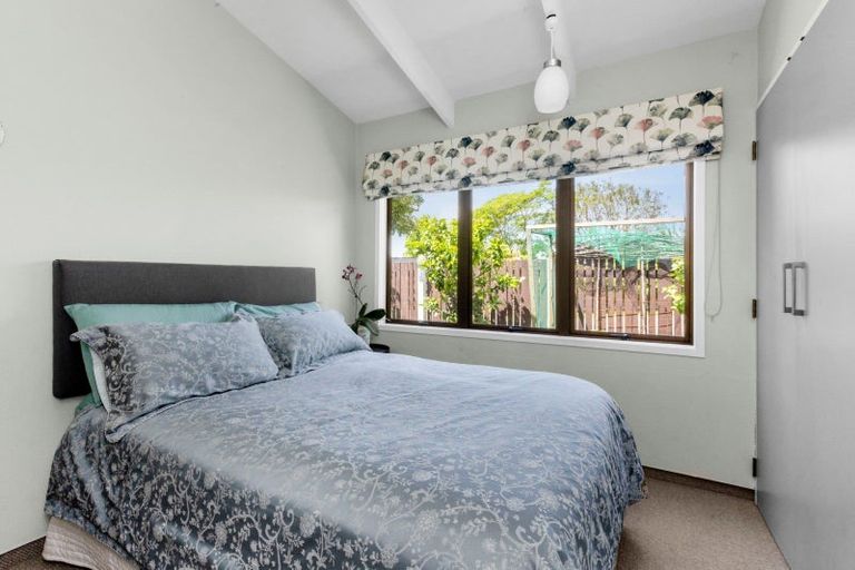 Photo of property in 21 Upham Crescent, Taradale, Napier, 4112