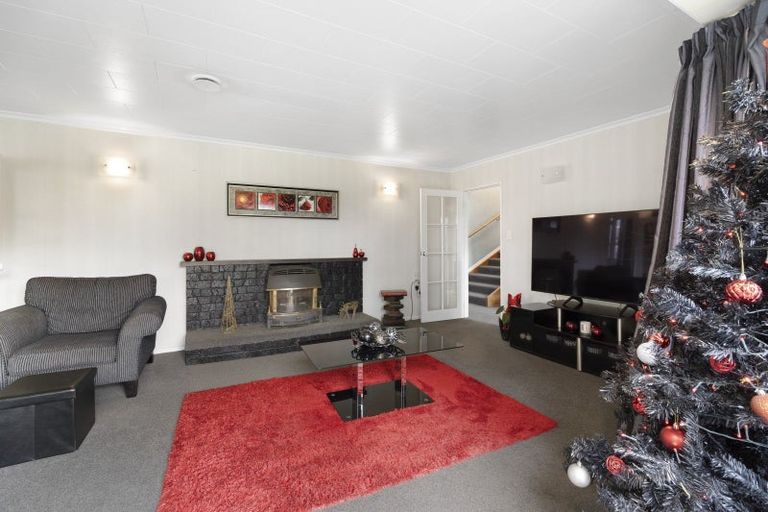 Photo of property in 24 Mills Street, Eltham, 4322