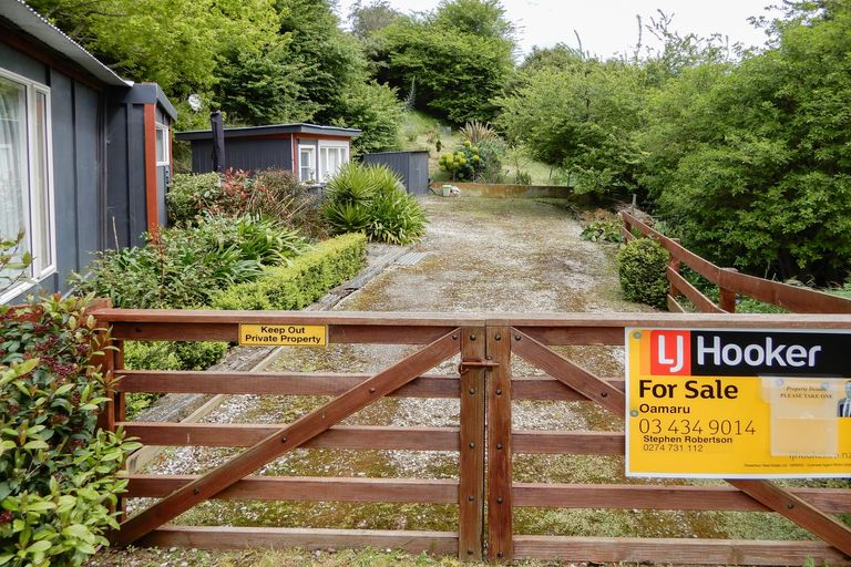 Photo of property in 10 Bute Street, Moeraki, 9482