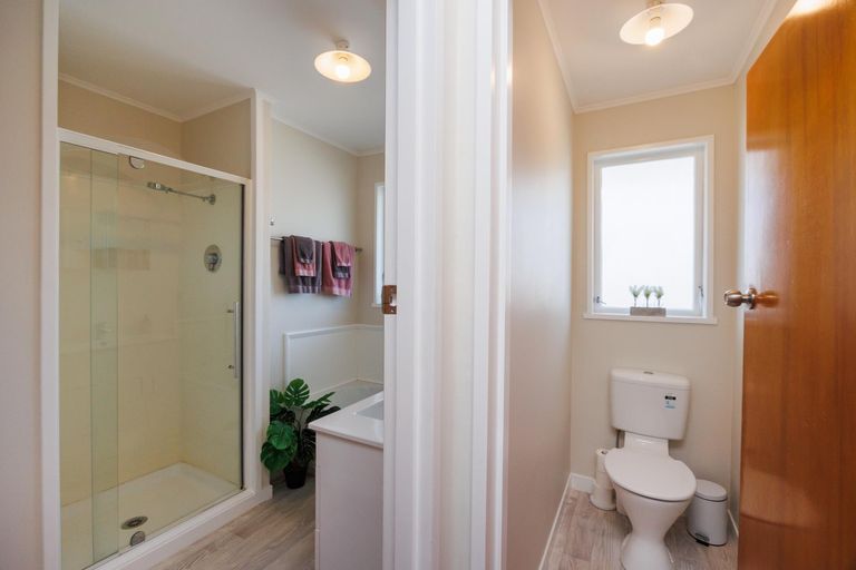 Photo of property in 14 Motuoapa Place, Kelvin Grove, Palmerston North, 4414