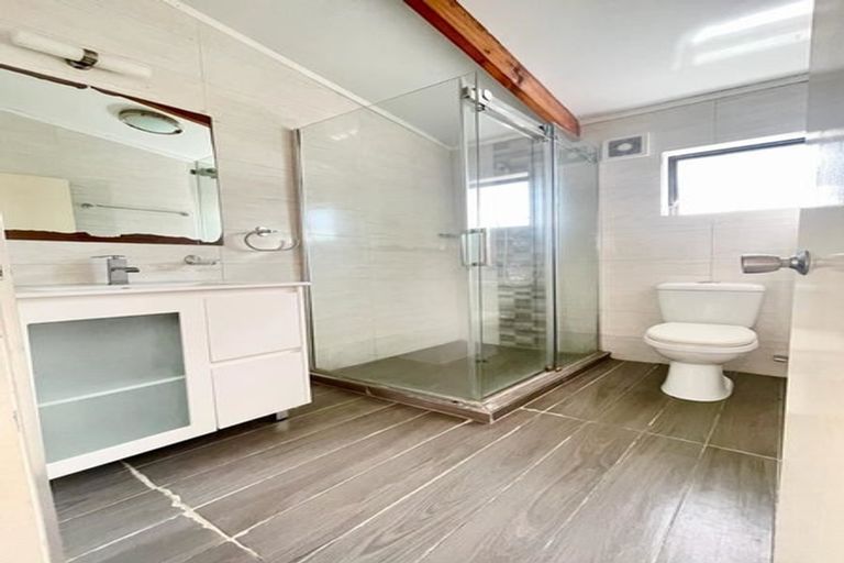 Photo of property in 1/166 Nile Road, Milford, Auckland, 0620