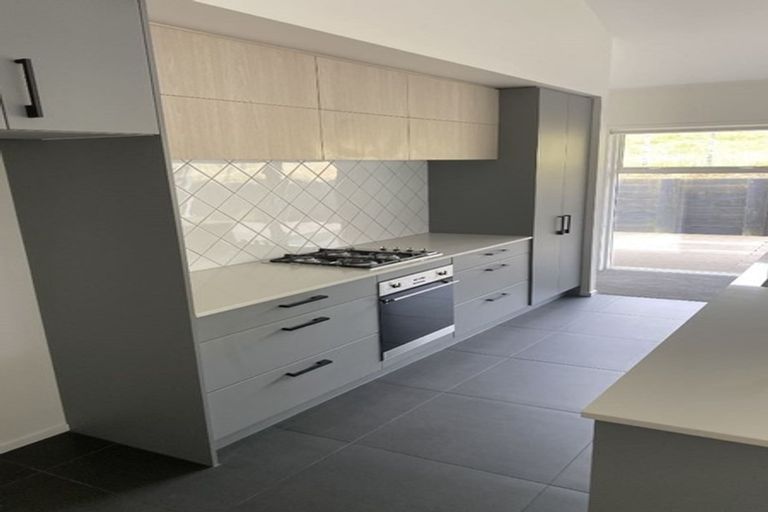 Photo of property in 11 Bale Way, Pukekohe, 2120