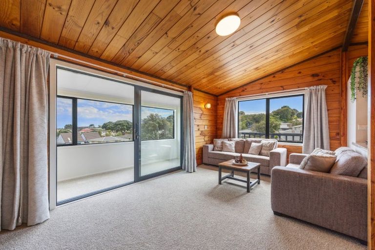 Photo of property in 25 Herekawe Drive, Spotswood, New Plymouth, 4310