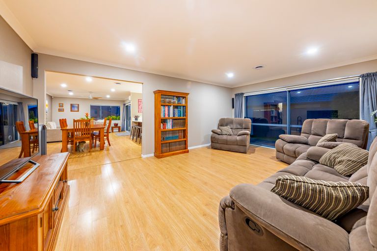 Photo of property in 13 Dunaff Place, Flat Bush, Auckland, 2019