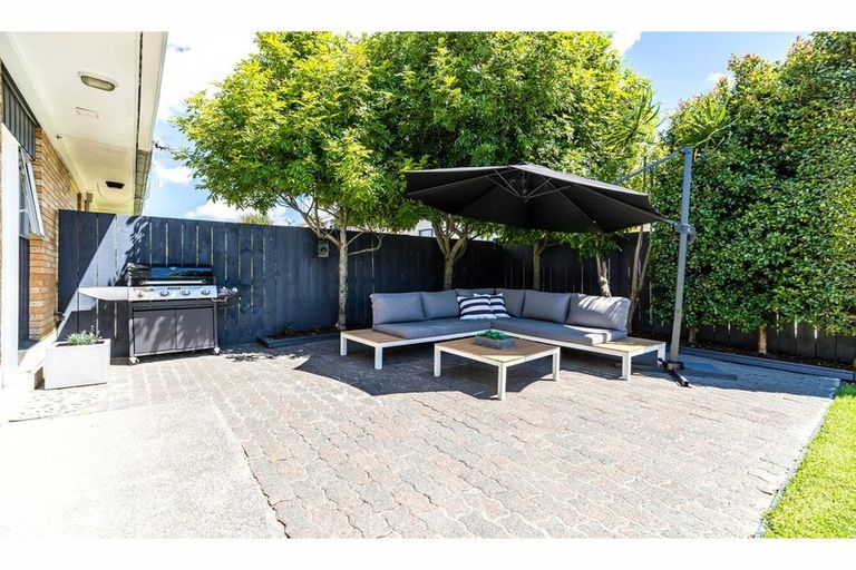 Photo of property in 1b Karaka Street, New Lynn, Auckland, 0600