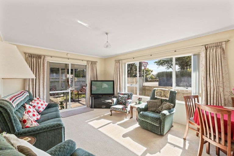 Photo of property in 20 Stoke Street, Westown, New Plymouth, 4310
