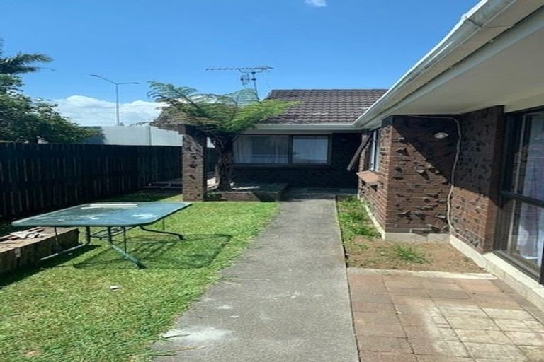 Photo of property in 209 Walter Strevens Drive, Conifer Grove, Takanini, 2112