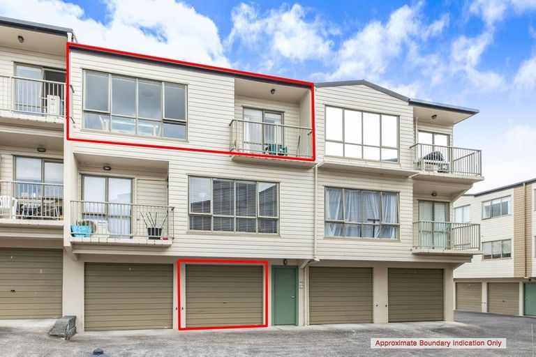 Photo of property in The Haven, 28/120 Beach Haven Road, Beach Haven, Auckland, 0626