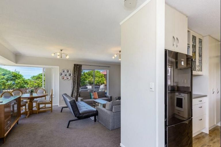 Photo of property in 96 Acacia Bay Road, Nukuhau, Taupo, 3330